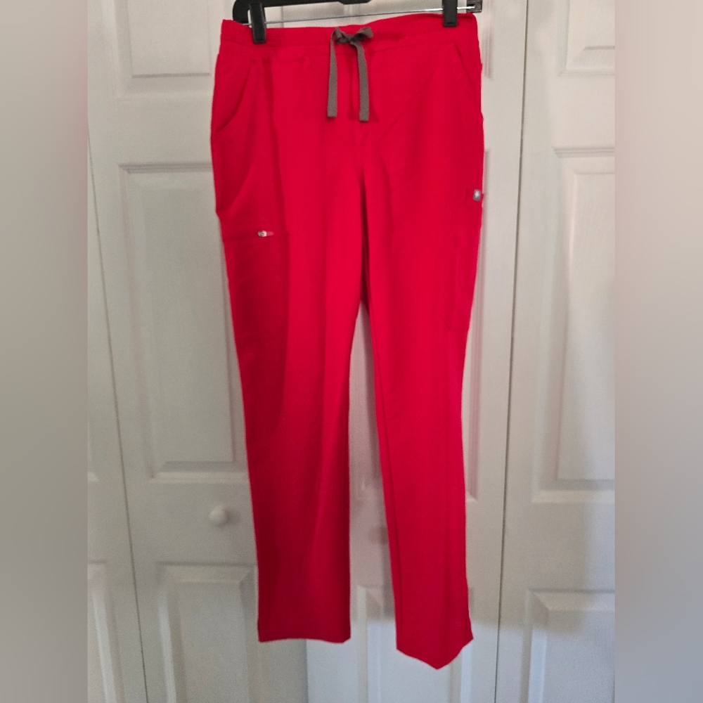 *NWOT* FIGS Yola Scrub Pants – Mid-Rise – Pop Red – M